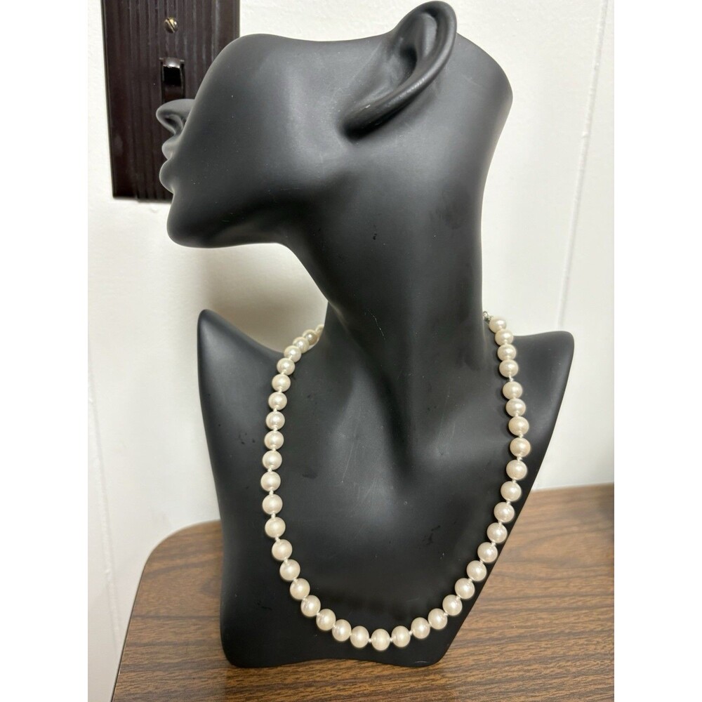 Vintage RMN Roman Faux Pearl Necklace 18” Creamy White Beaded Strand Classic